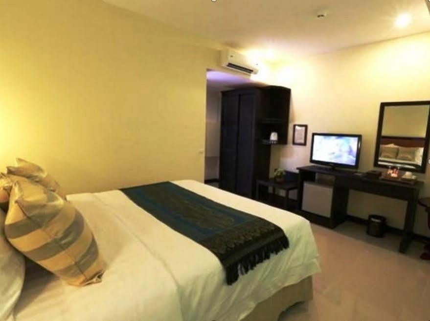 Rumduol Grand Hotel Phnom Pen Exterior foto